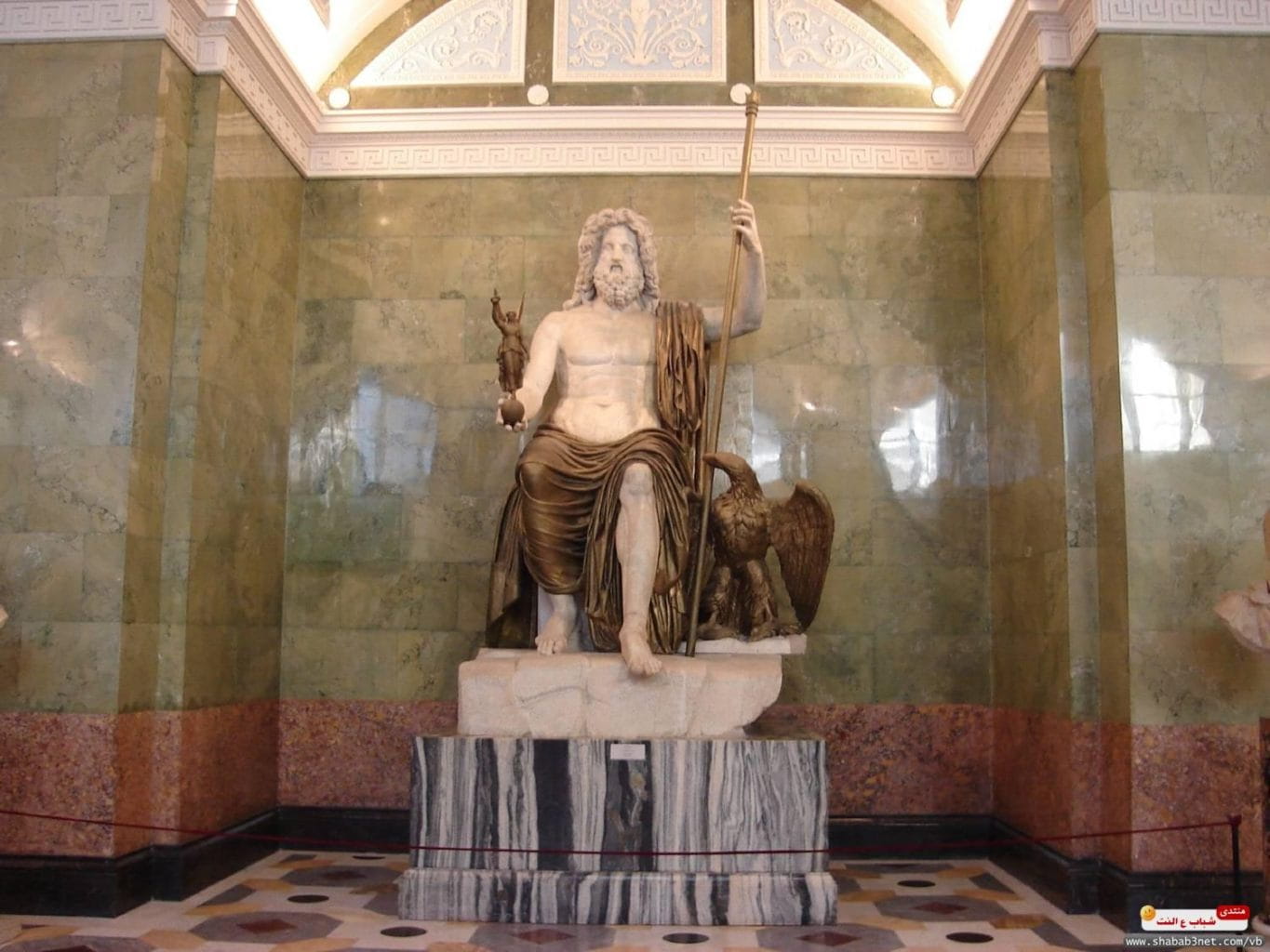 Sculptuur van Zeus Monument voor Zeus
